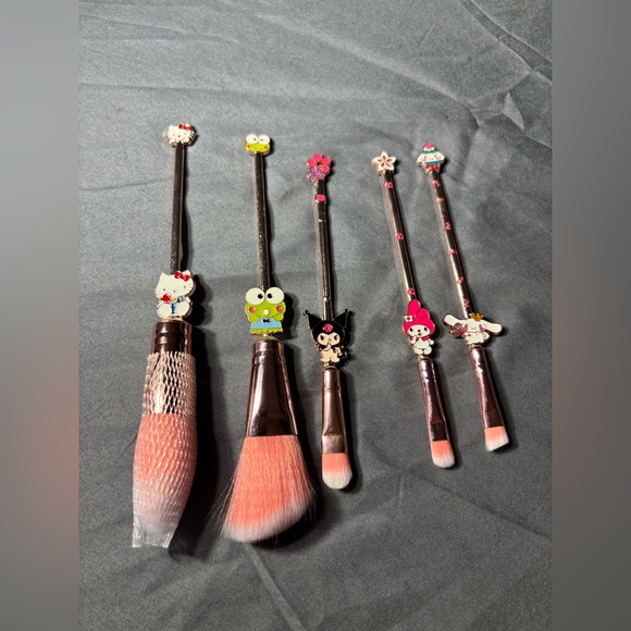 6 pc New Hello Kitty Cosmetic Makeup Brush Set NWT - Picture 7 of 10